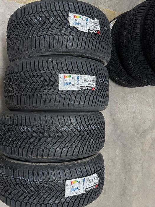 Vând set anvelope 245/40/19-275/35/19 Yokohama de iarnă noi