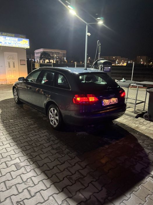 Vând Audi A4 B8  2011