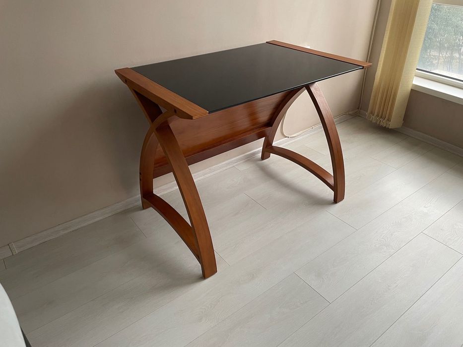 Красиво Бюро за дома или за офиса