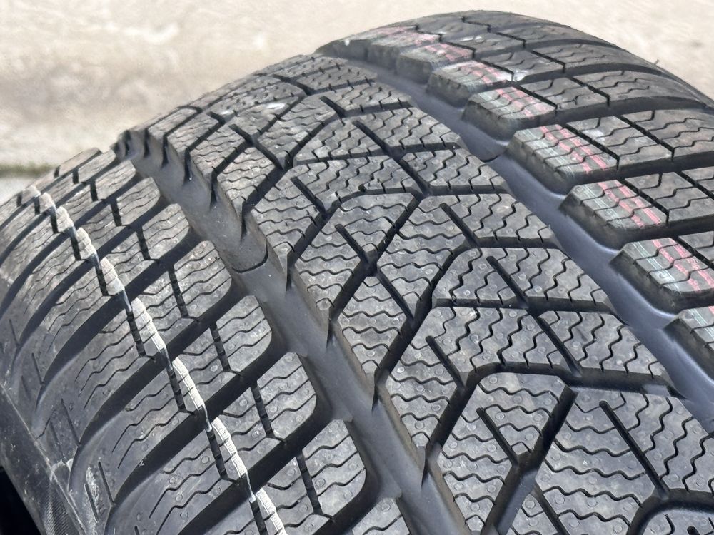 205/50/R17 Pirelli Sotozero 2бр зимни нови dot3821