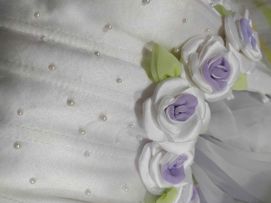 Rochie de mireasa flori fantezie