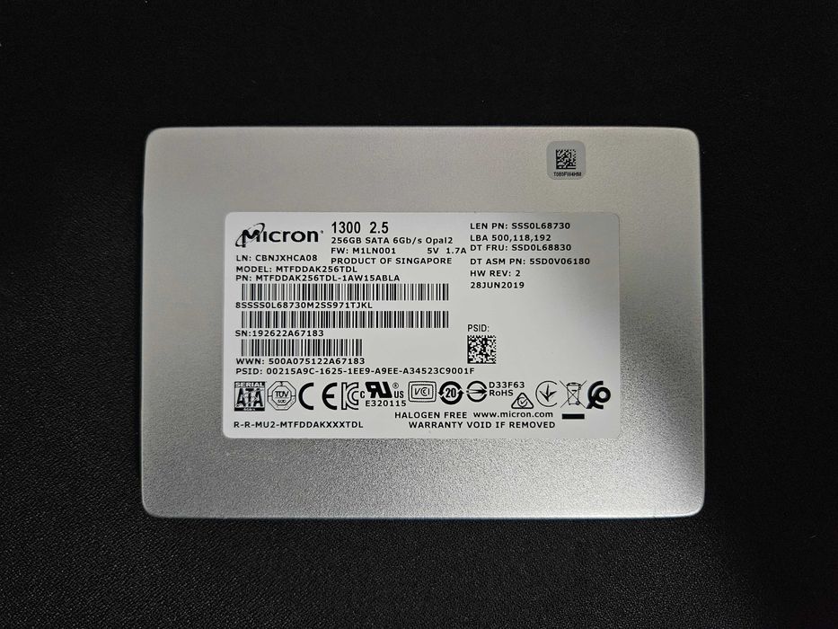 SSD-uri SATA, NVMe PCIe 3.0 de 256/512 GB