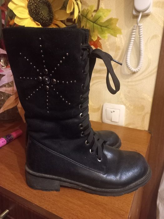 Продам зимние  женские сапоги  33 размер