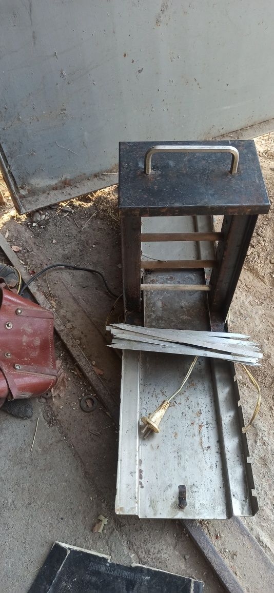 Продам электрошашлычницу производство СССР
