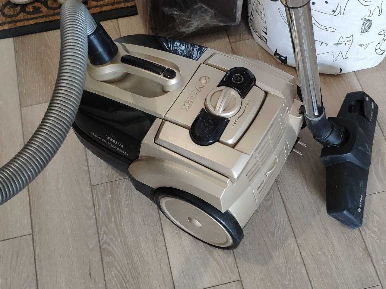 Пылесос Vitek VT-8100