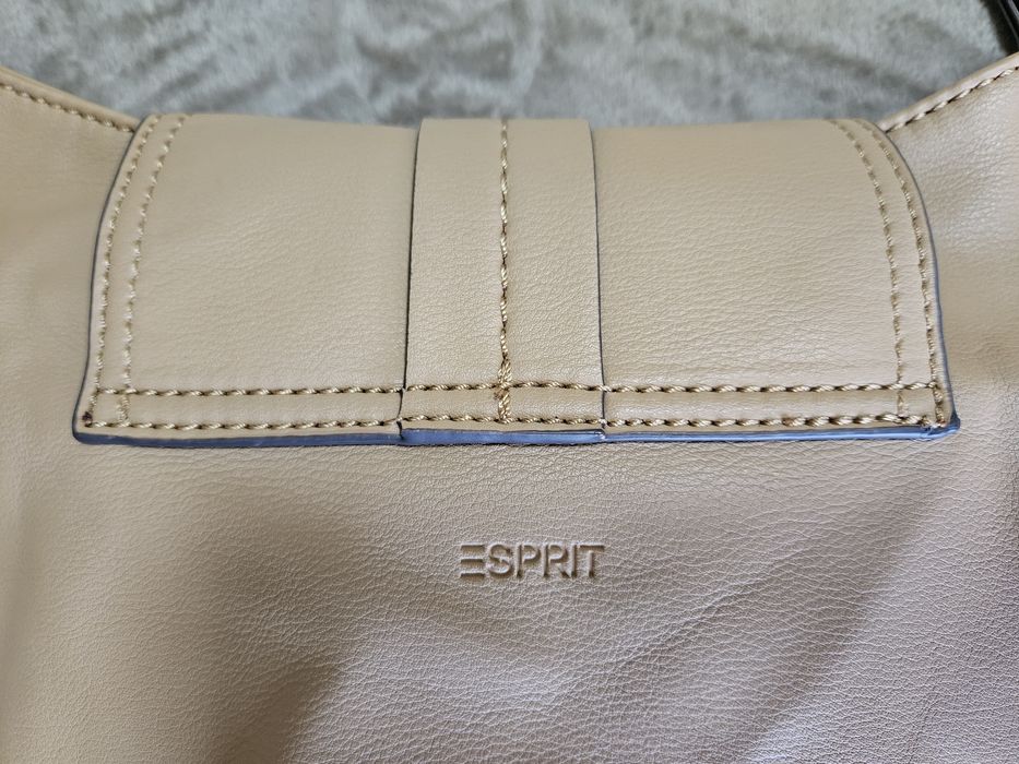 Esprit дамска чанта в цвят камел нова колекция
