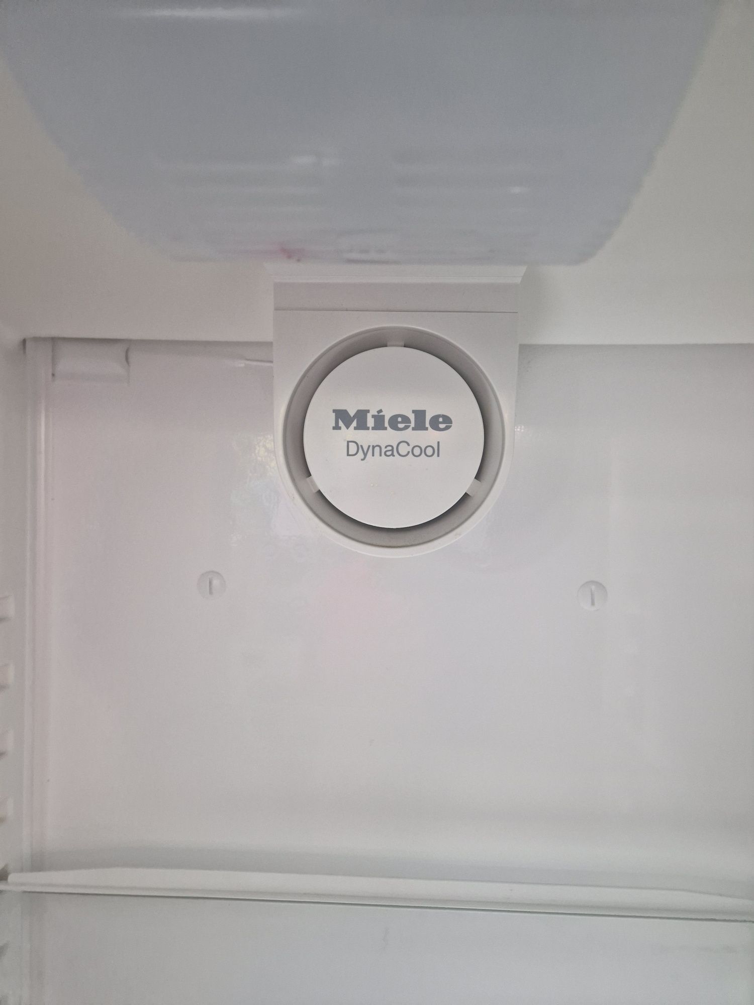 Хладилник охладител Miele A++
