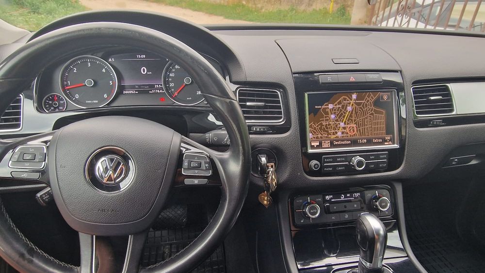 Vw Touareg 2013 FULL - Terrain Tech + ACC + Webasto
-