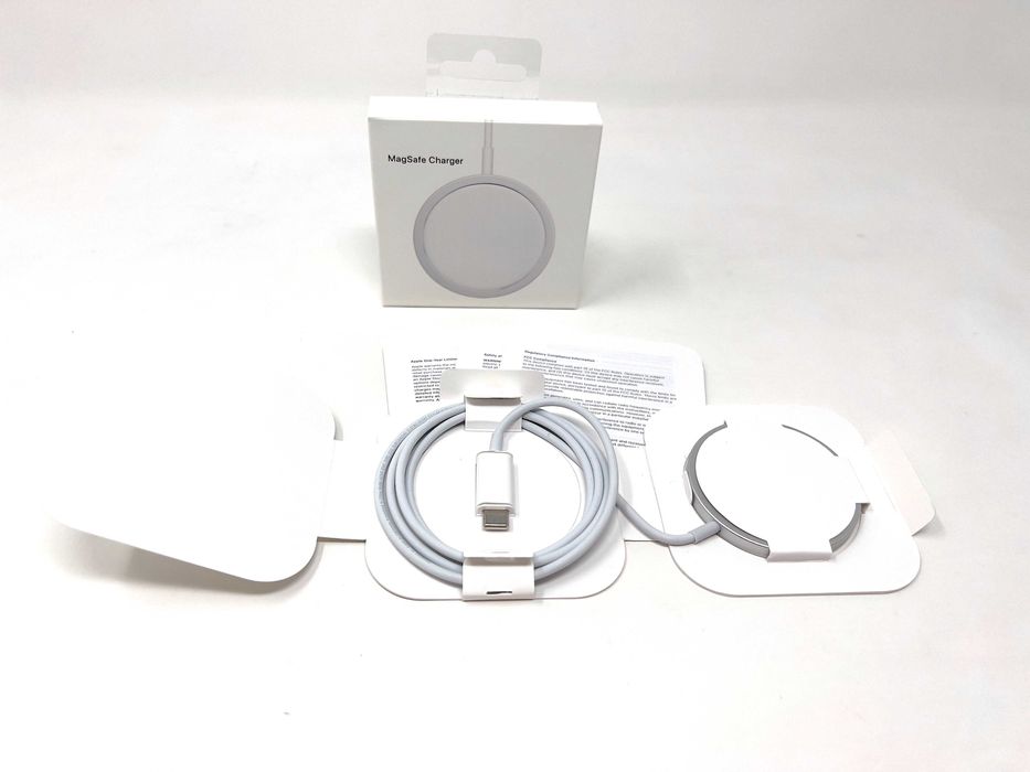 Безжично зарядно за Apple iPhone MagSafe Fast Charger Бързо Зарядно