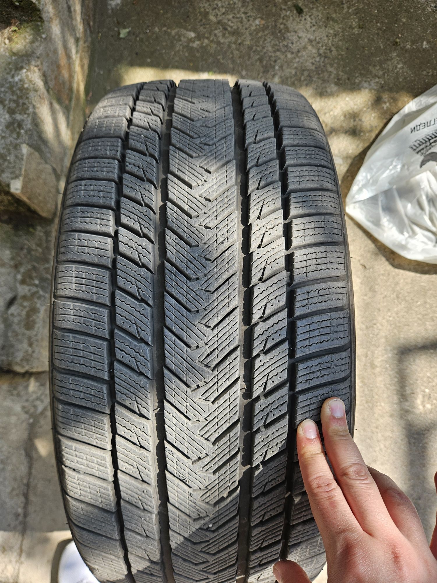 Gripmax suregrip pro winter 245/255 40 R19