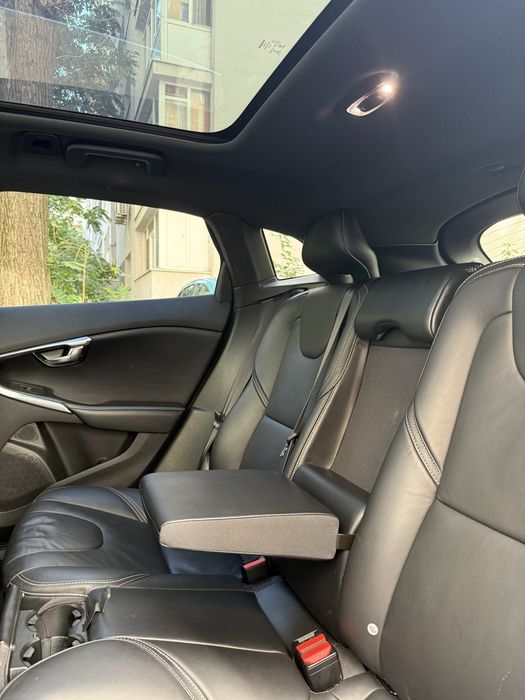 Volvo V40 D3 R-Design - 2018 - 191800 km - Cutie automata - Panoramic