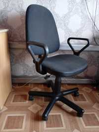 Кресло офисное продам