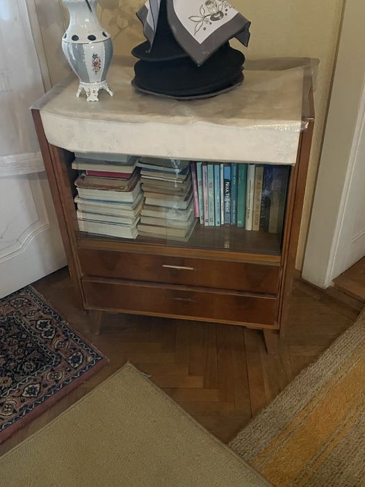 Mobila vintage din lemn