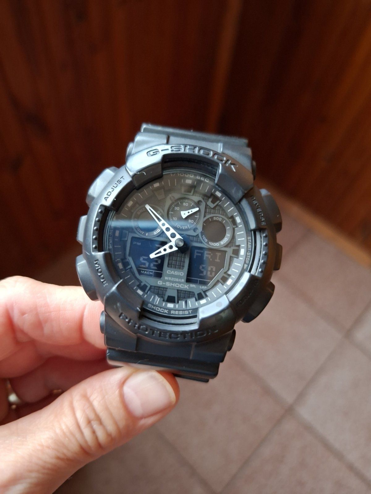 Продавам часовник Casio G-Shock GA-100-1A1