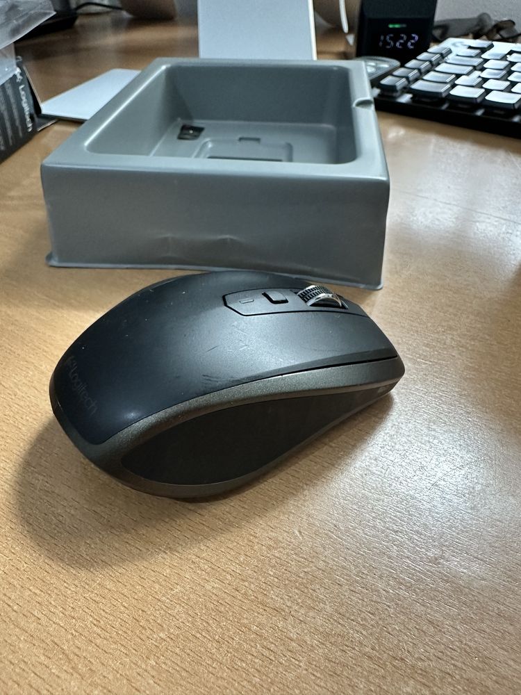 Mouse Logitech Anywhere 2 Bluetooth si stick