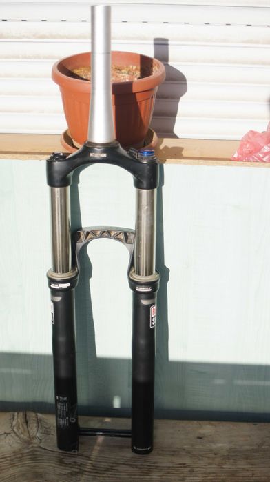 вилка rockshox sektor 27,5 с проходна ос 15 x 100