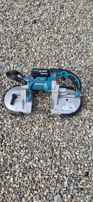 Fierastrau cu banda Makita DPB 180