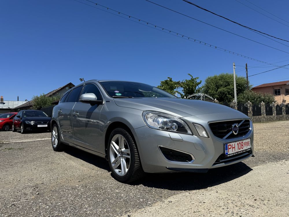 Volvo V60 D6 Awd 2.4 Plug in hybrid **Editie limitata** Rate / avans0*