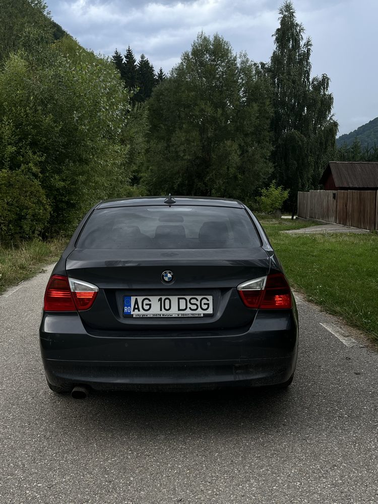 BMW seria 3 E90.