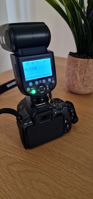Canon EOS 250D + 5 обектива