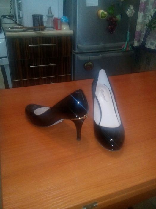 Продам туфли. Удобные. Красивые