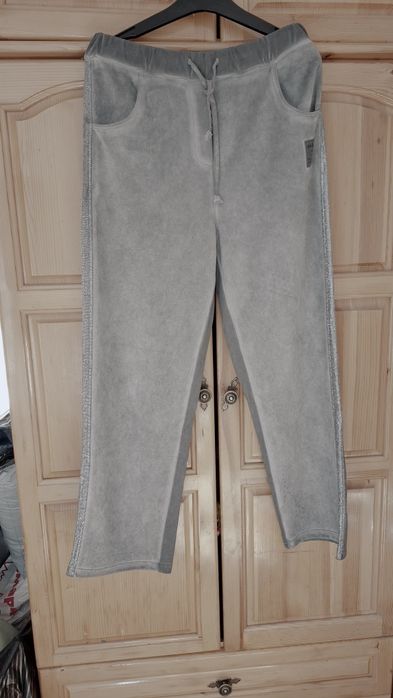 Сива долничка със сребрист кант