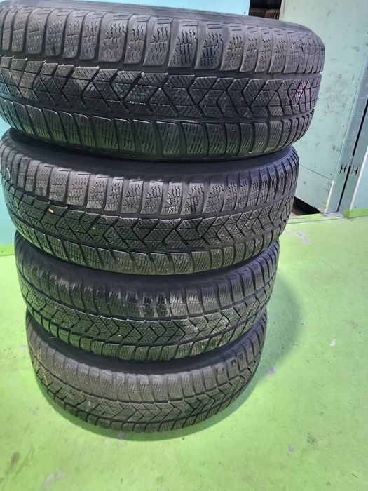 4 бр зимни 205/60/16 Pirelli