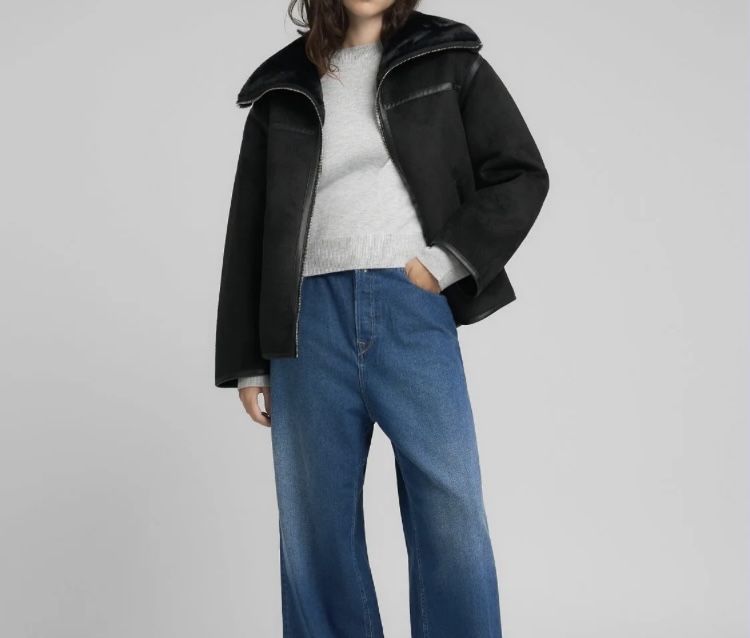 Чисто ново яке Replay