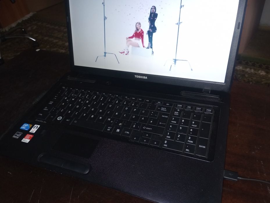 Toshiba Pro L670, video dedicat, 650 gb ram, Intel i5, 6 gb ram