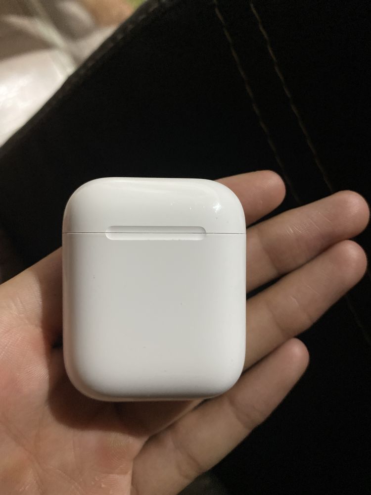 AirPods 2 Оригинал Кейс и левый ухо