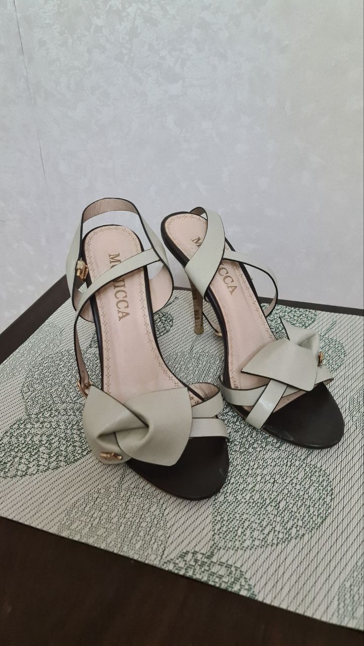 SALE!!! Босоножки р37 б/у