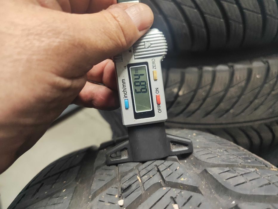 4бр. зимни гуми 215/70/16 Pirelli