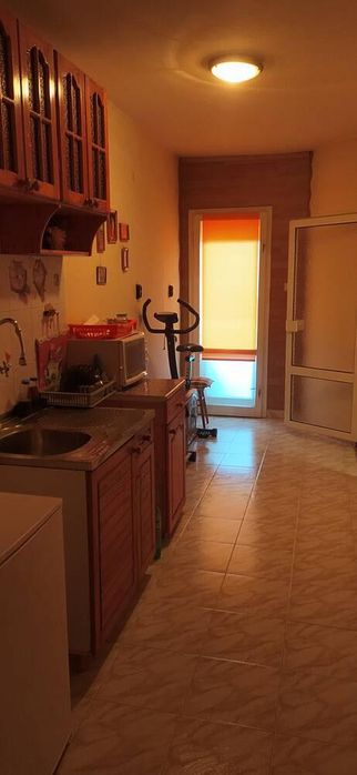Продава се Двустаен апартамент в Бургас, Възраждане - 75 кв.м за 1618 €/кв.м - Снимка #3