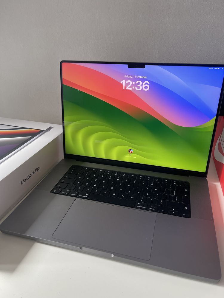 Macbook Pro M1 16 inch 512GB