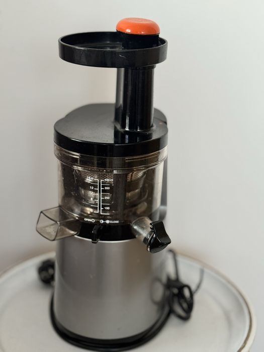 Storcator fructe Hurom DBE-11