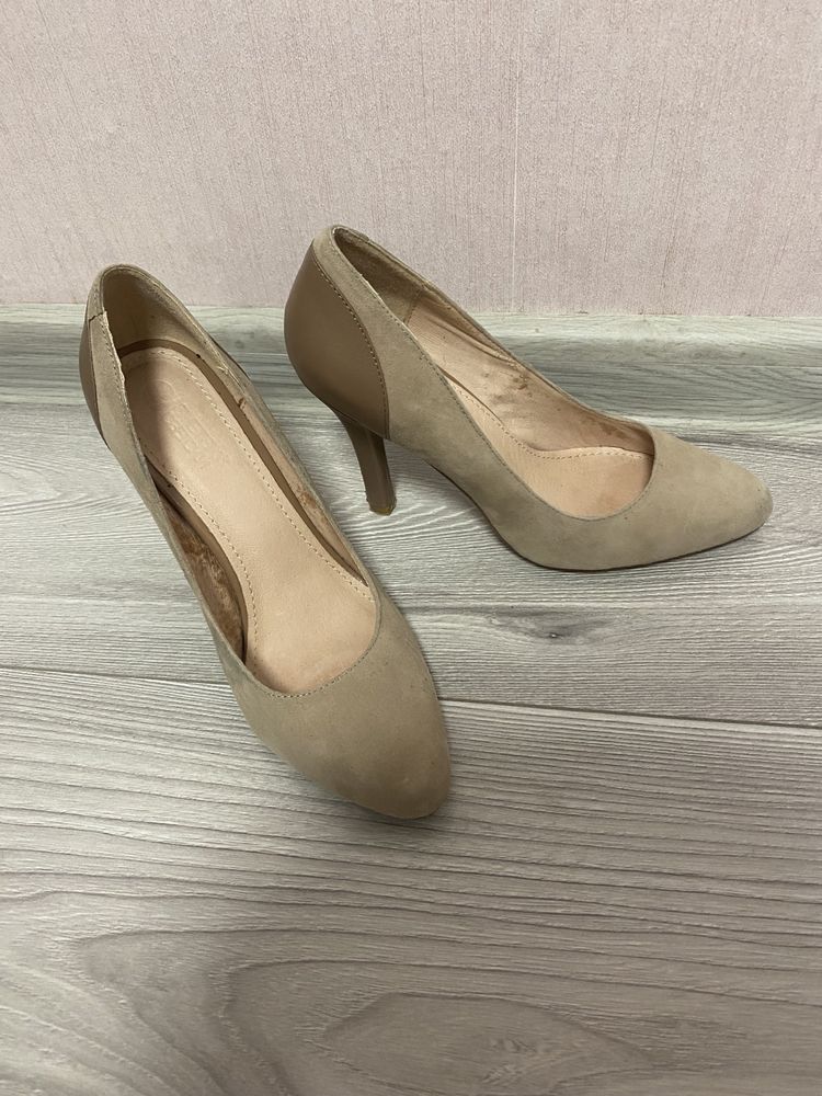 Pantofi de piele întoarsă bej