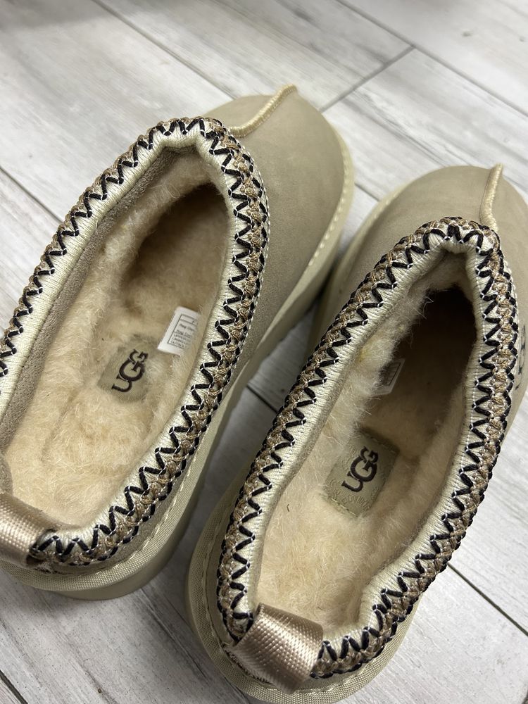 Papuci Ugg Tazz bej