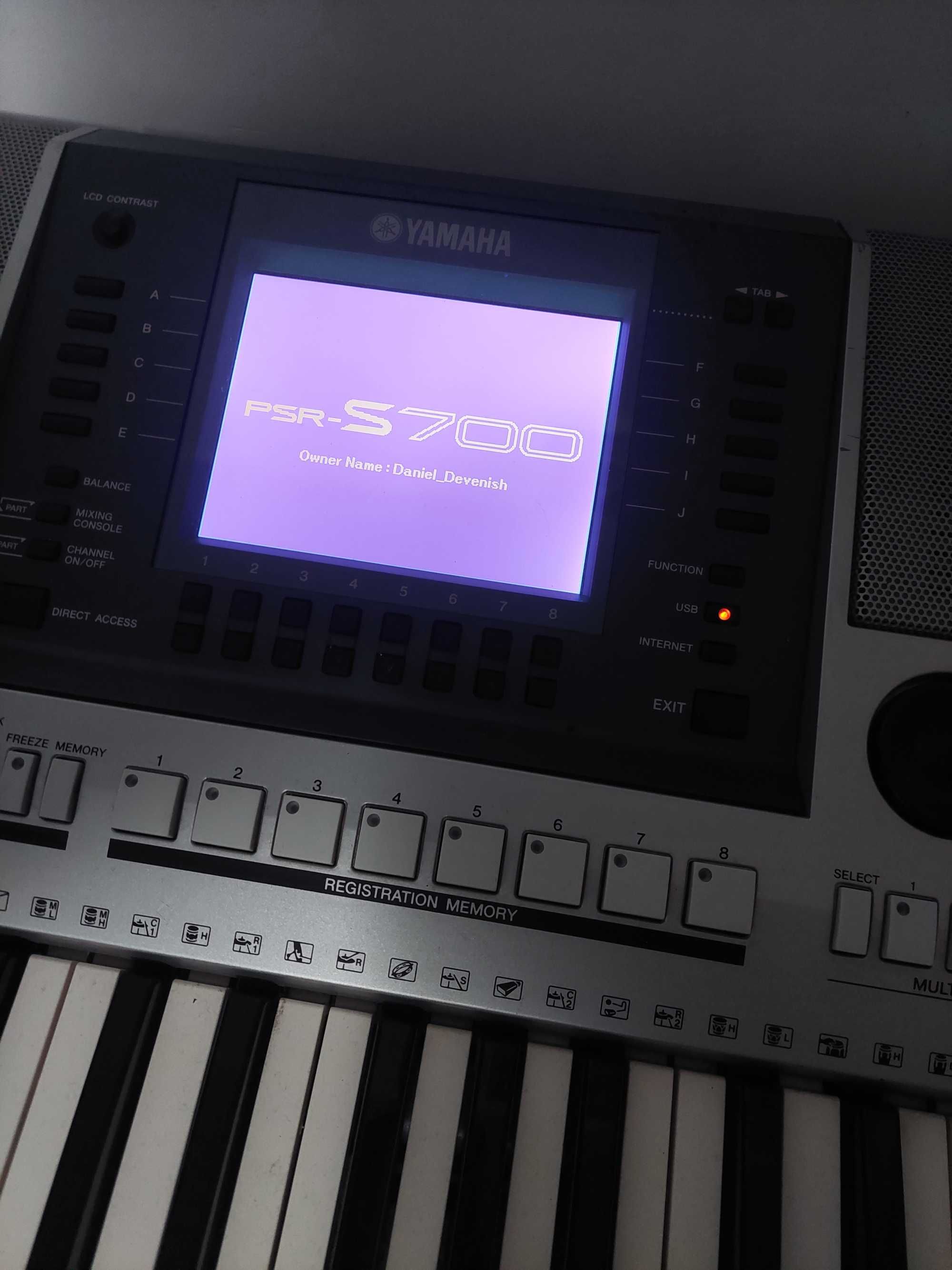 Orga Yamaha PSR S700