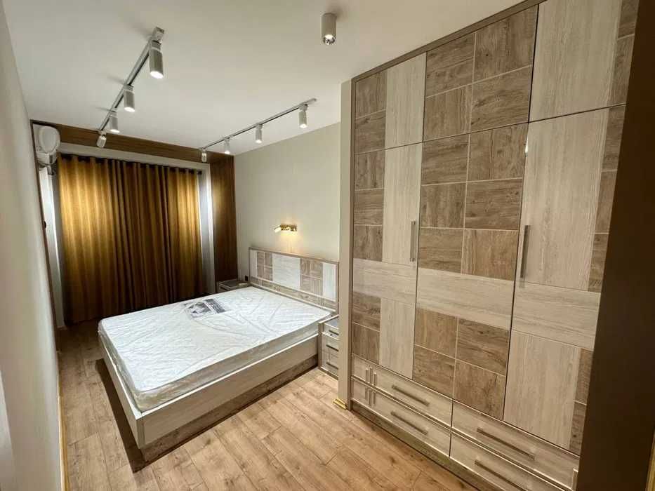 Продаю 3-квартиры на ЦУМЕ! ор-р 110-школа! Корейское Посольство! 2/2/4