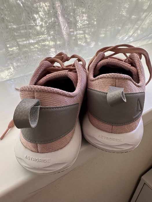 REEBOK кроссовки женские