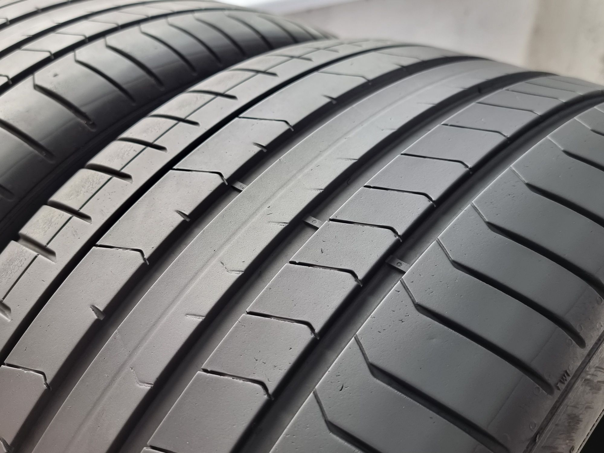 315/35/21 Pirelli 2Броя: 250лв 6.2мм Run on flat
