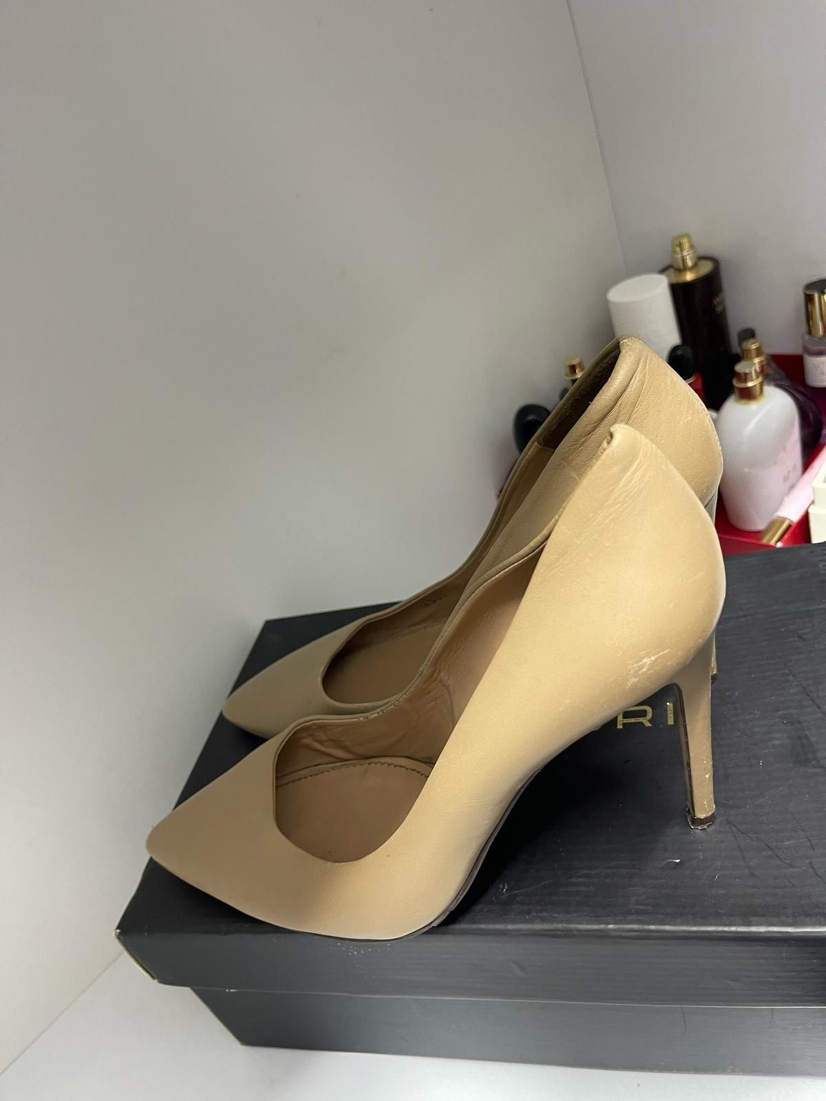 Pantofi nude Anna Cori