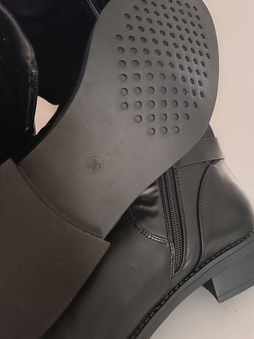 Нови дамски високи черни ботуши