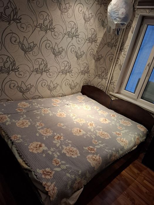 Kravat 1 talikdan 2 ta dona eni 75 dan uzunligi 2 metir srochna