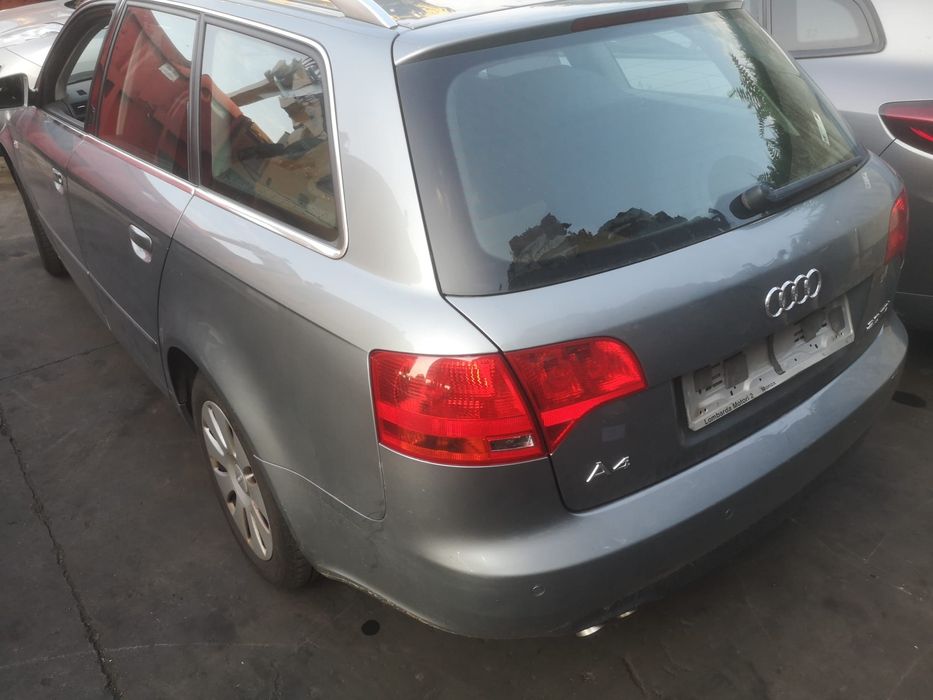 Dezmembrez audi a4 b7