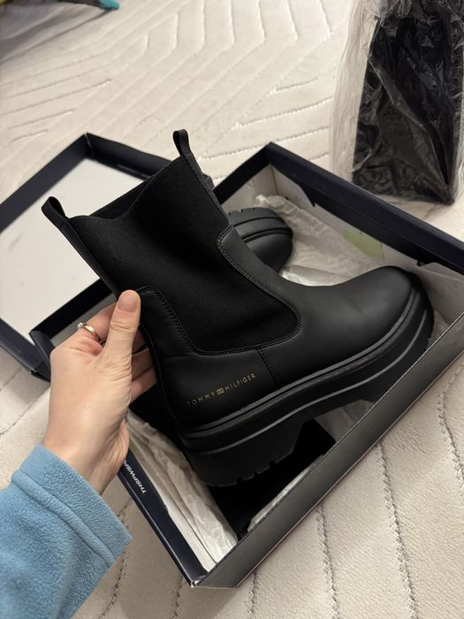 Продаю сапоги Tommy hilfiger