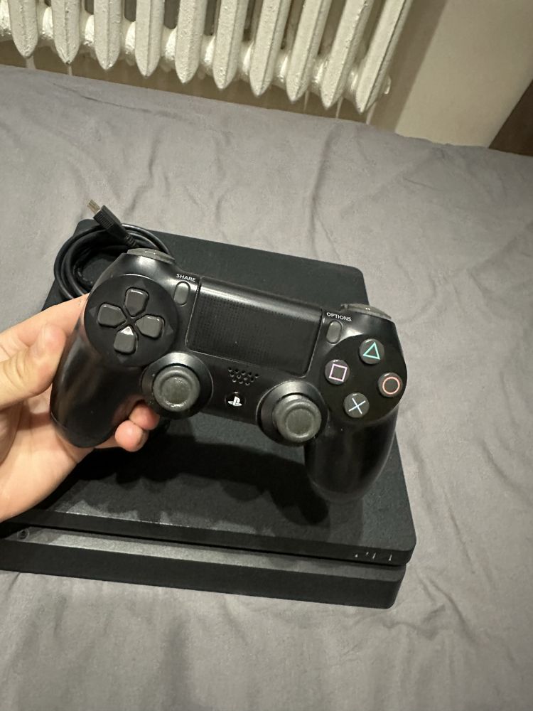 PlayStation 4 slim