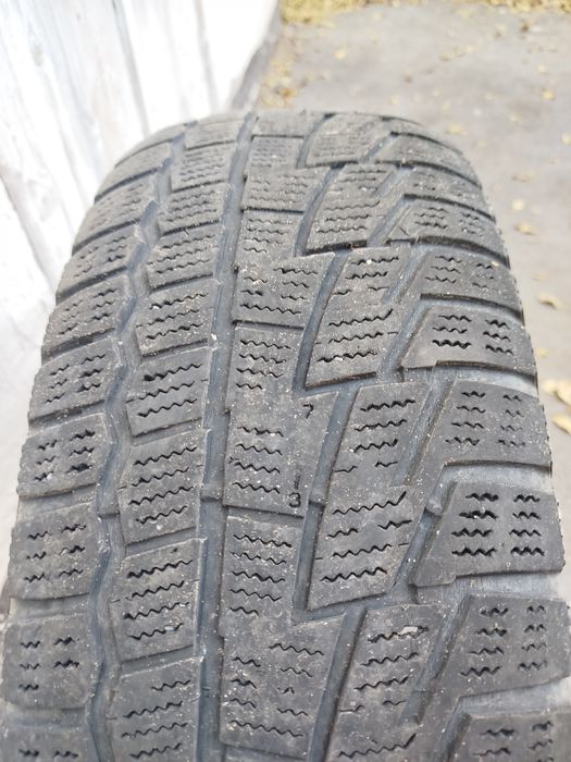 Зимняя шина 215/65/16 -1 шт