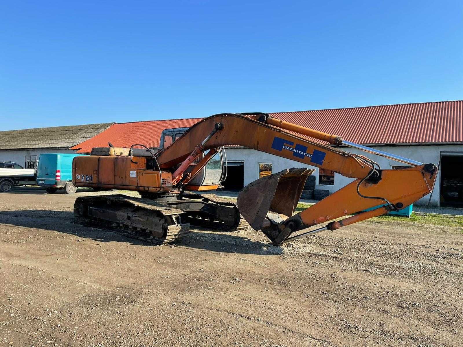 Fiat Hitachi EX 215 dezmembrez excavator