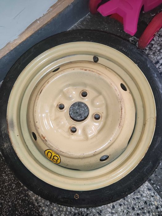 патерица/резервна гума  за Тойота ярис 14 цола